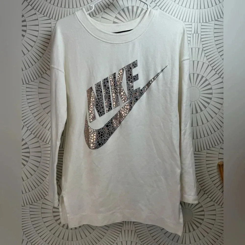 Nike Women’s Long Sleeve Sweatshirt Cream XS